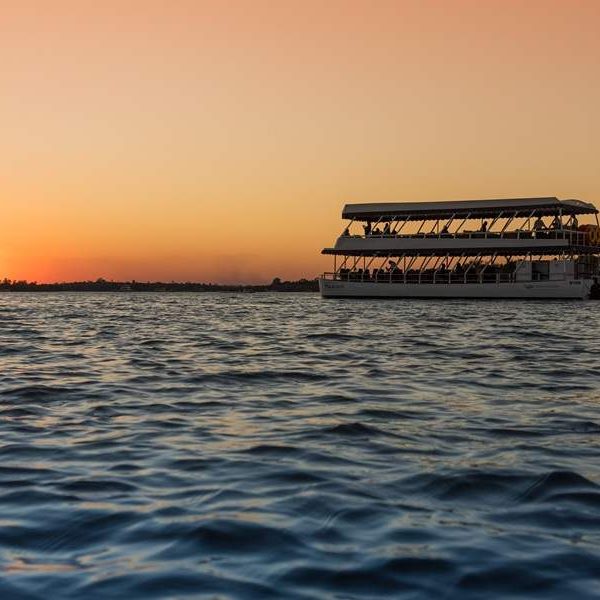 dinner cruise on the zambezi river