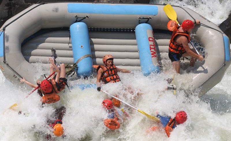 rafting in victoria falls